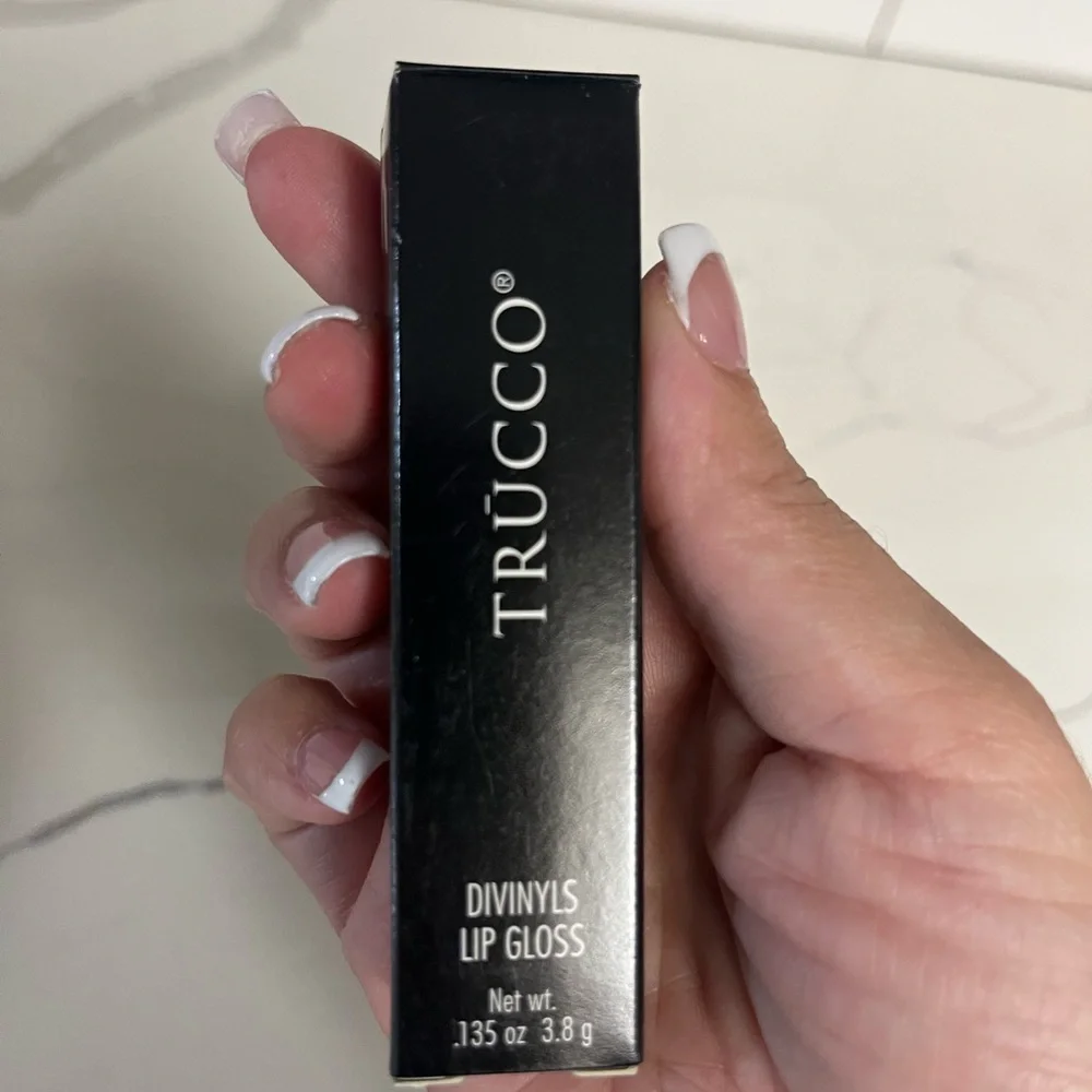 NWT‎ Sebastian Trucco Divinyls Lip Gloss Black Dahlia 3.8g